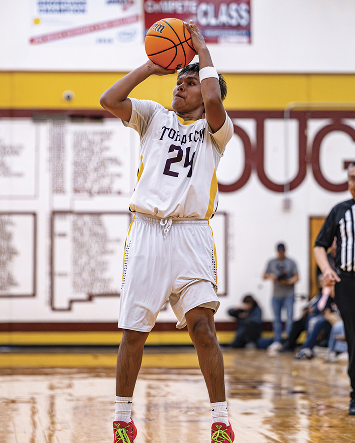Navajo Prep’s Dylan Lansing’s answers every Tohatchi run in 59-55 win