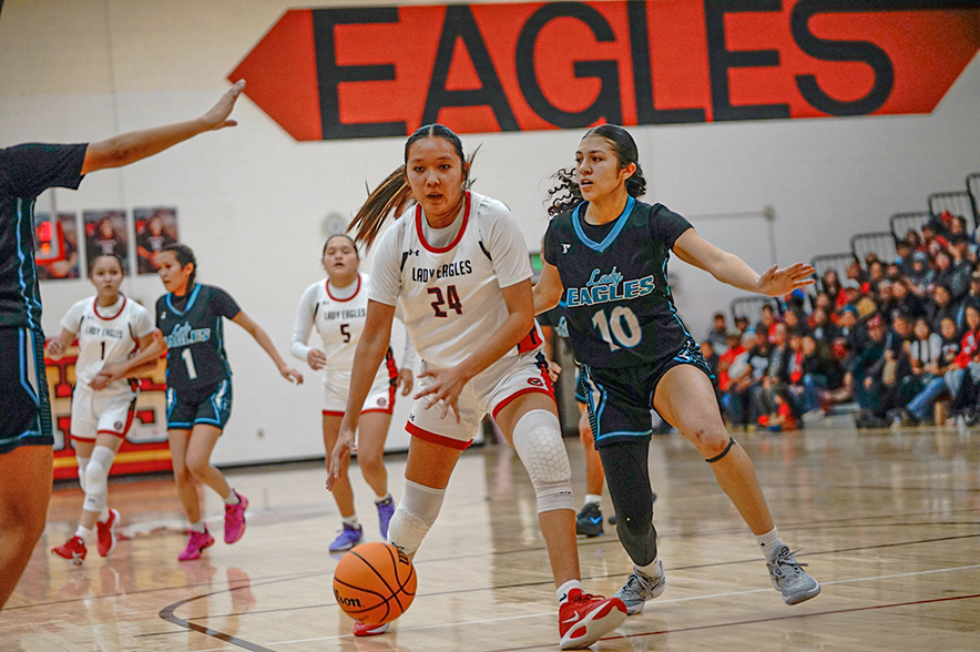 Top-ranked Navajo Prep girls rally for 41-36 win over No. 3 Crownpoint