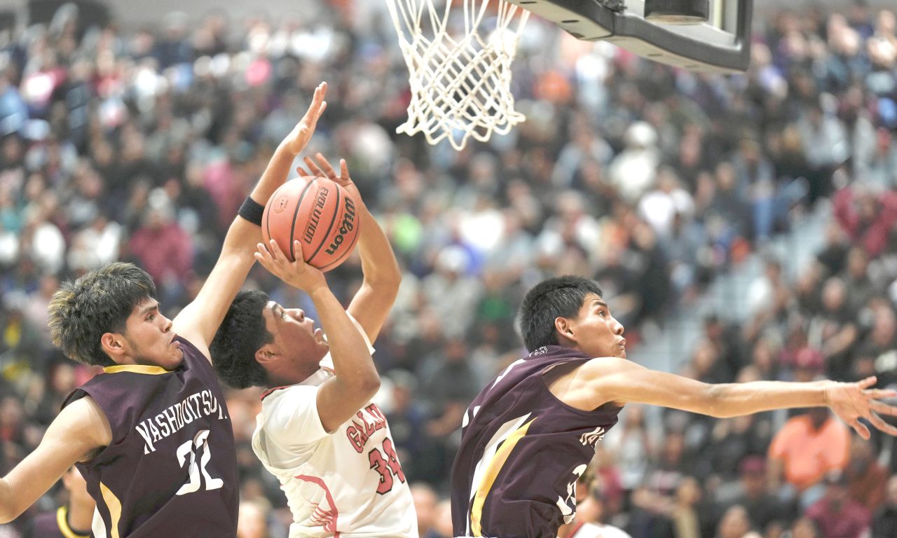 Gallup Invitational: Bengals survive furious rally from Tohatchi, advance to title game with 63-60 win