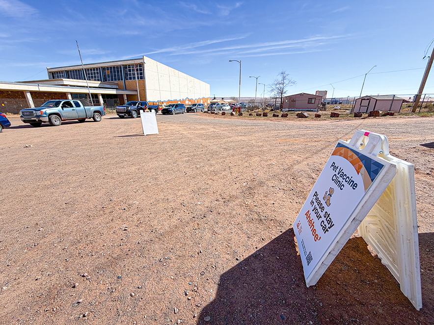 Low-cost mobile clinic expands pet care in Kayenta, Tuba City