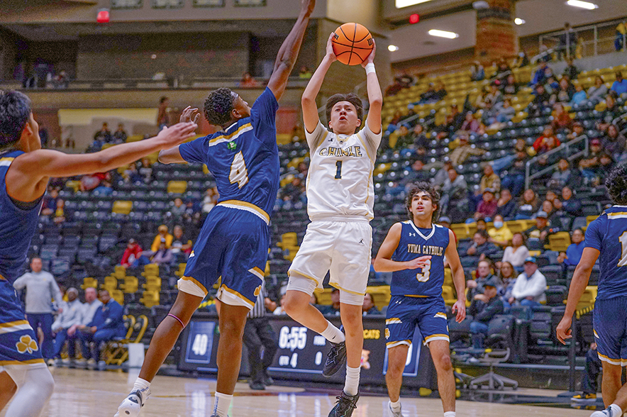 Not done yet: No. 6 Chinle moves into 3A state quarterfinals with 58-53 win over Yuma Catholic