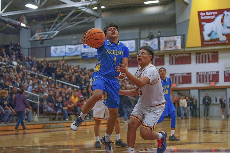 Bulldogs outlast Alchesay in postseason win