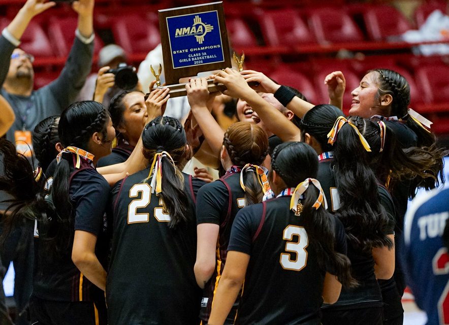 Santa Fe Indian girls unseat Navajo Prep for 3A state crown