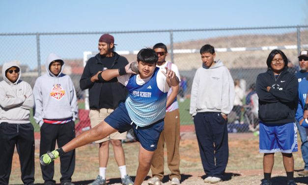 Hózhó Academy dominates throwing events