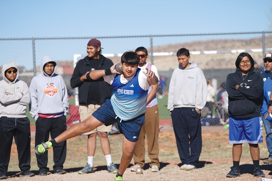 Hózhó Academy dominates throwing events