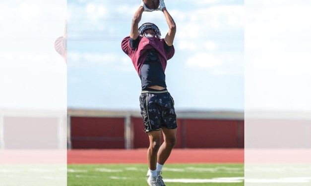 Ganado returns explosive quarterback-receiver duo with sights set on 3A North title