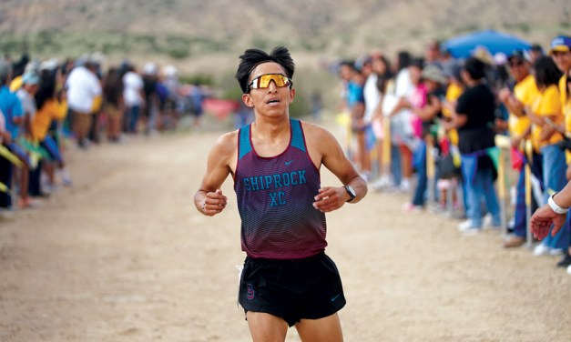 Shiprock harrier repeats as Náshdóítsoh Invite champion Navajo Prep boys win team title